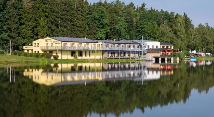 Hotel&Wellness Knížecí rybník - Image 1