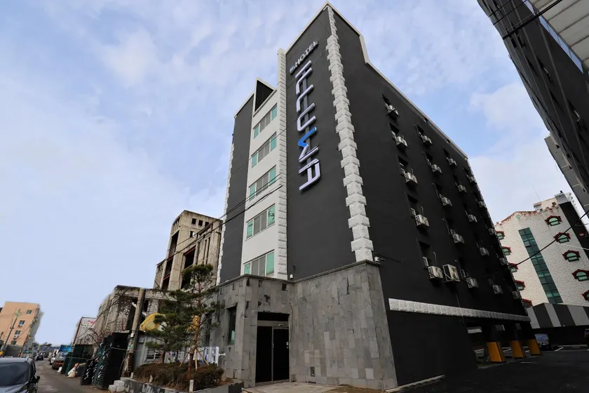 Incheon Illuwa Hotel - Image 1