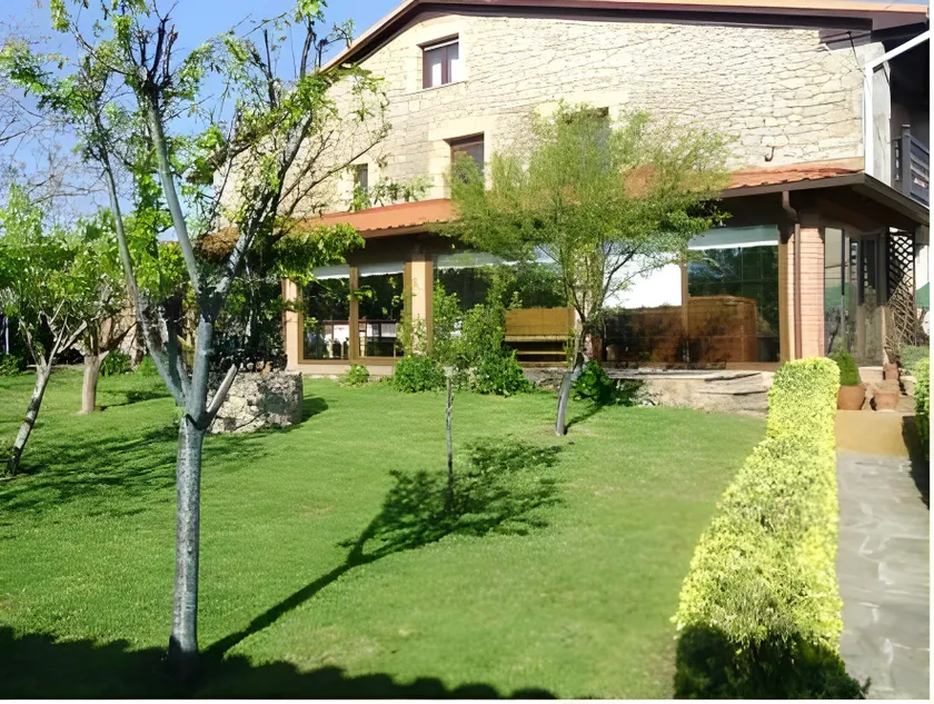 Posada Herrán - Image 1