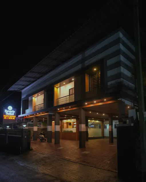 BEVERLY SUITES - Image 1