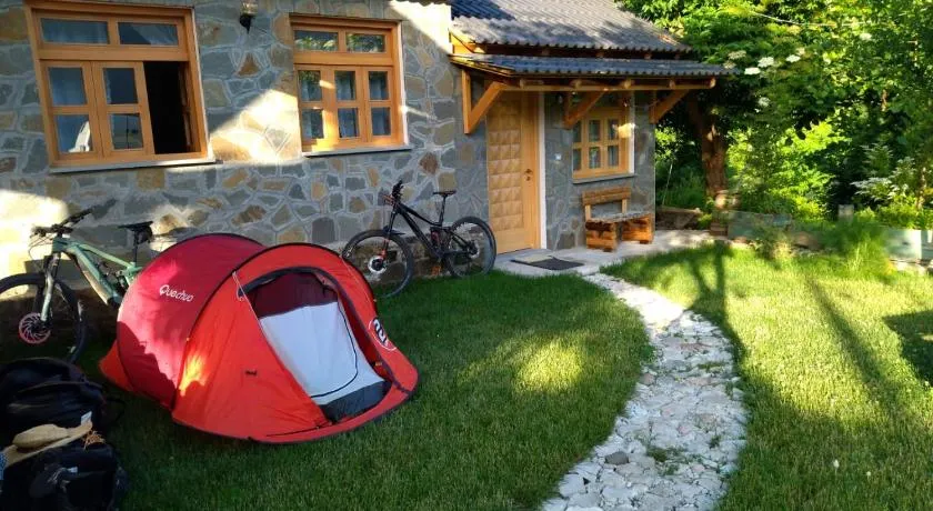 Bujtina Peshtan Guesthouse&Camping - Image 1