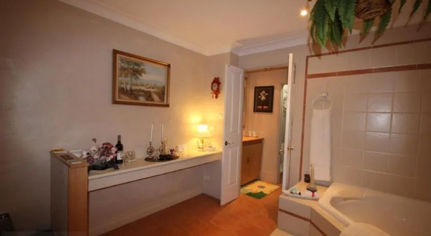 Kalimna Spa Room - Image 1