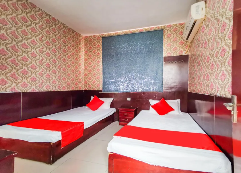 Longxin Express Hotel - Image 1