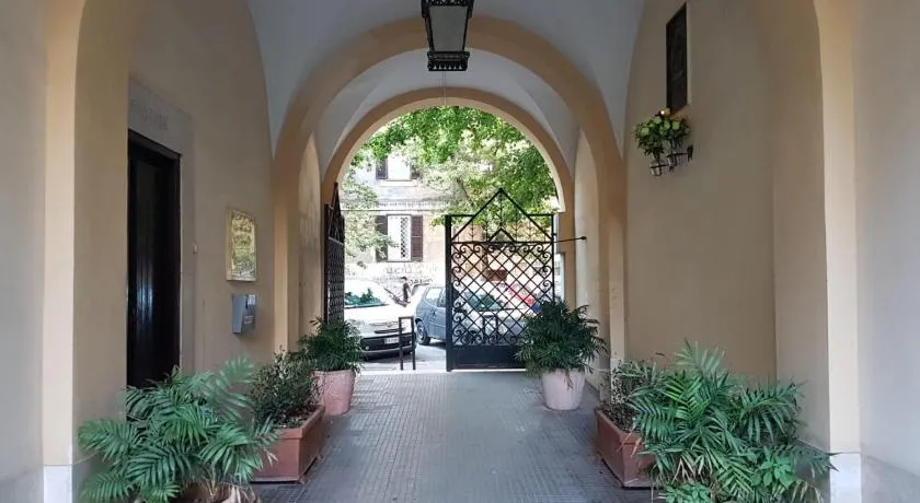 Ave Cesare - Image 1