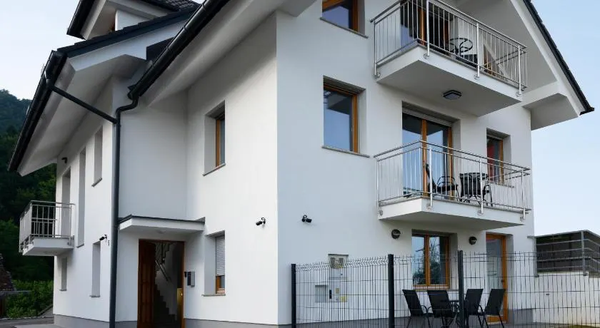 PJ Apartments & Wellness - Hot Tub & Sauna - Free Parking - Image 1