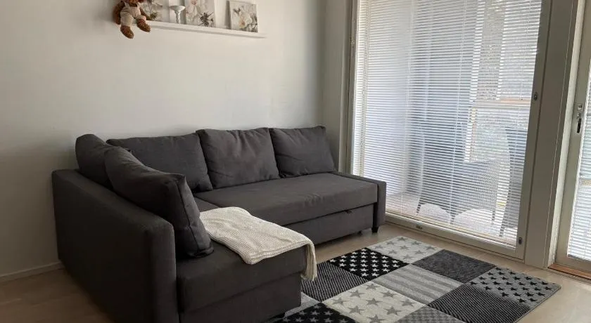 Modern Apartment nearby Airport - Image 1
