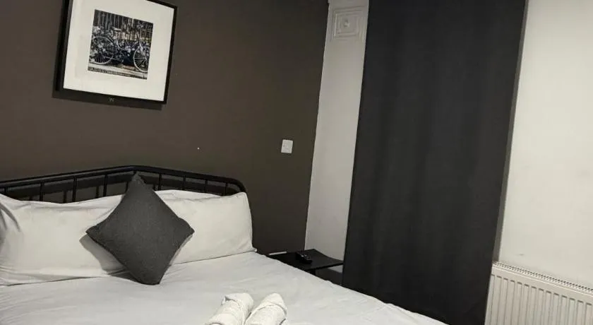 TBH Hotel - Image 1
