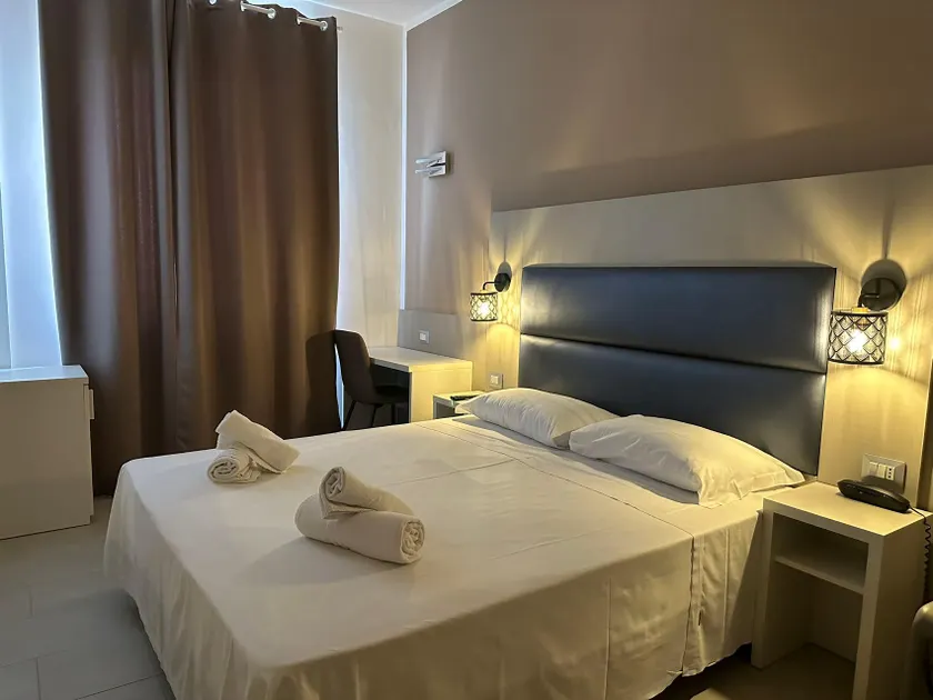 Hotel City 20 - Image 1