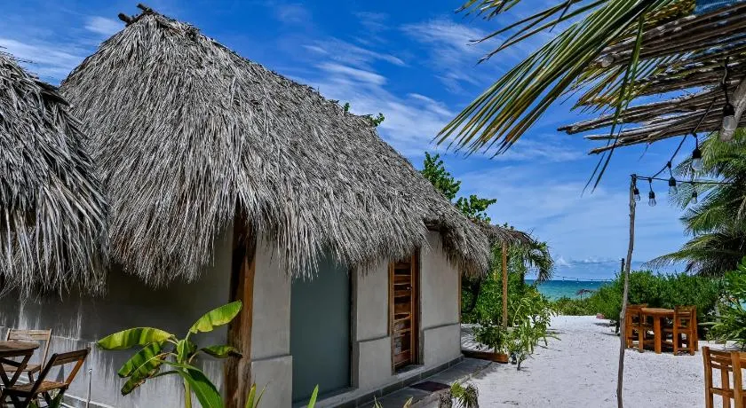 Casa Mate BeachFront Cabañas El Cuyo - Image 1