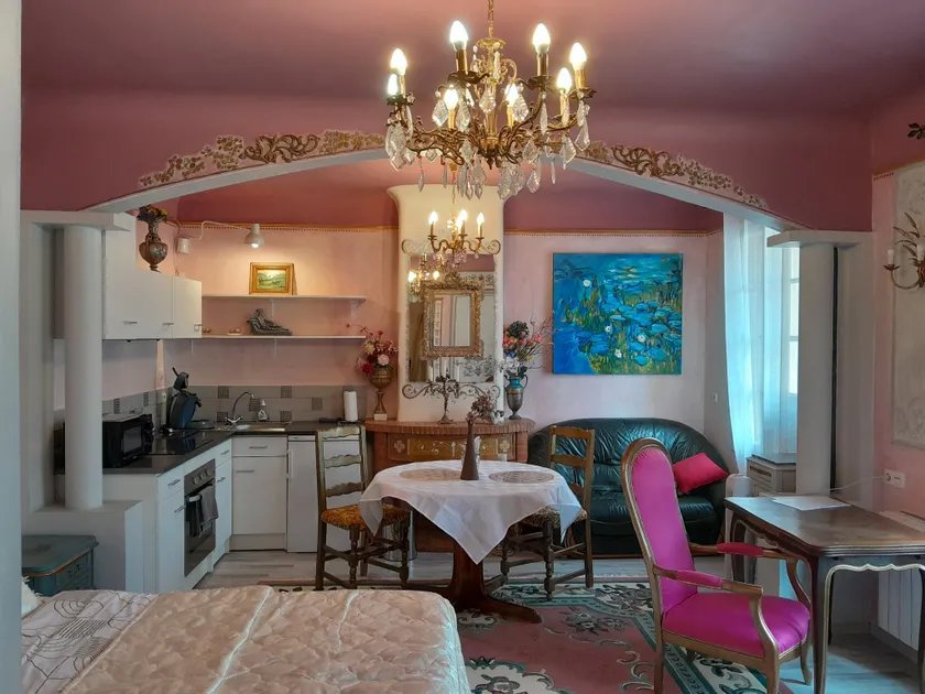 Salon Bourbon - Image 1