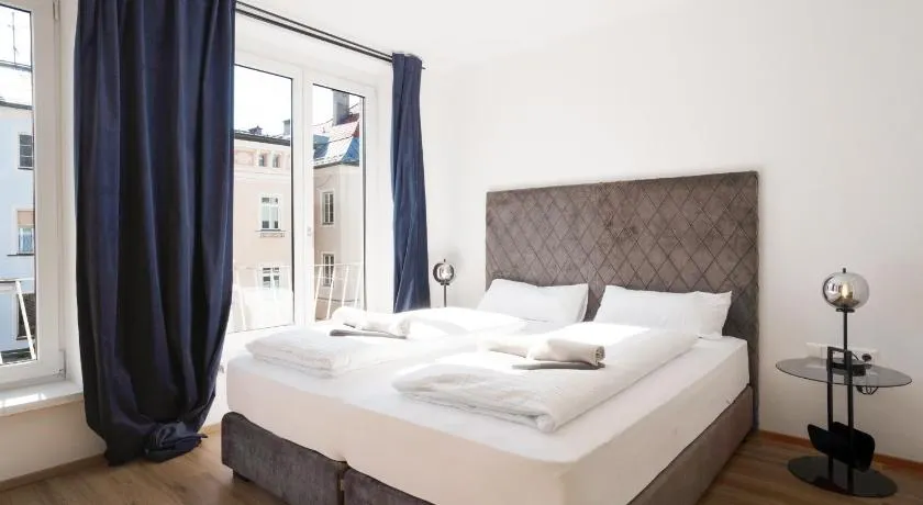 easy-flat Hauptplatz - City Center Apartments with a Kitchen - Image 1