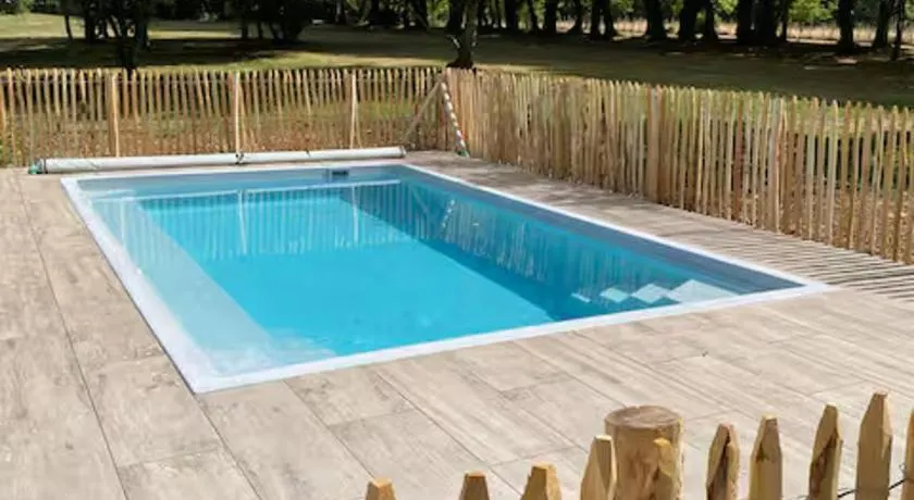 Le chai de Peyssard, piscine chauffée. - Image 1
