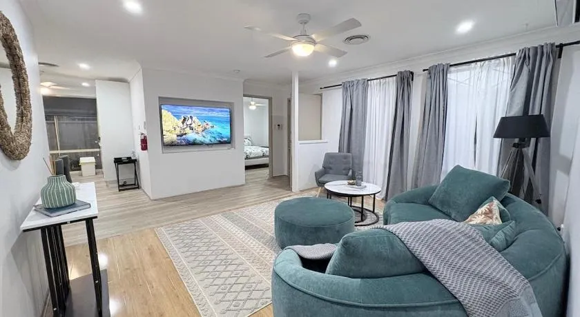 2 BR spacious Granny near Stanhope Leisure Centre - Image 1
