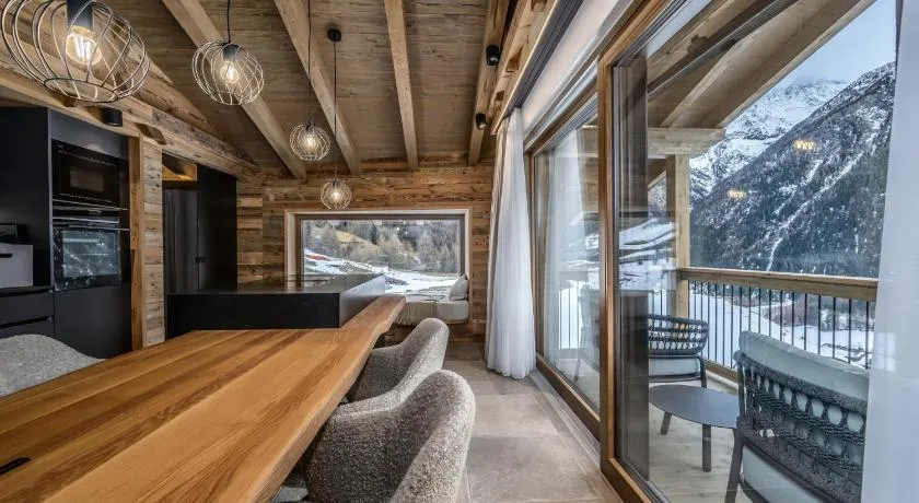 The Peak Sölden - Chalets mit Outdoor-Pool - Image 1