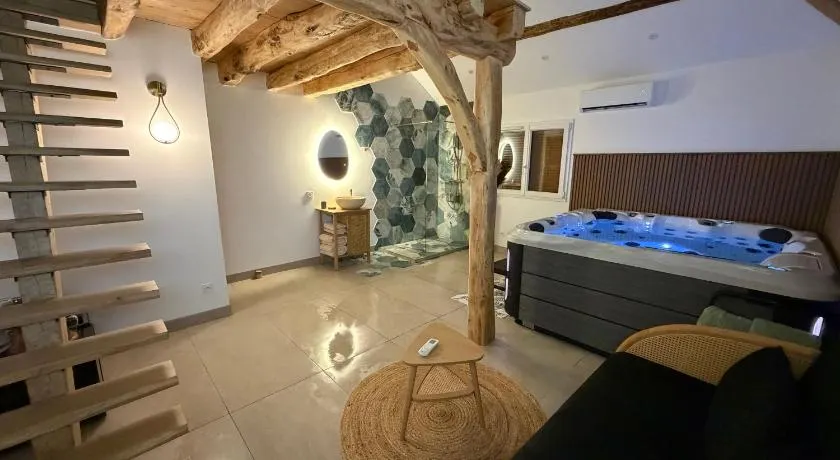 Le Domaine du Moulin Montagot - Image 1