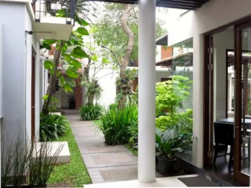 Chic Quarter - Image 1