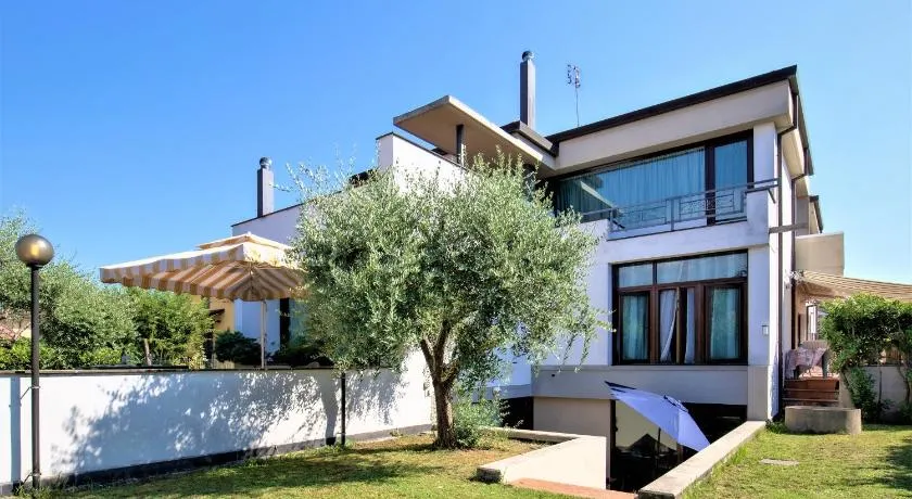 B&B Villa Apuana - Image 1