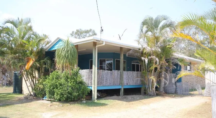 CASTAWAY BEACH HOUSE- NO Parties - NO Pets - Image 1