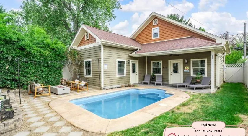 The Paper Plane Pool - Sauna - Poker Room - Sleeps 8 - Image 1