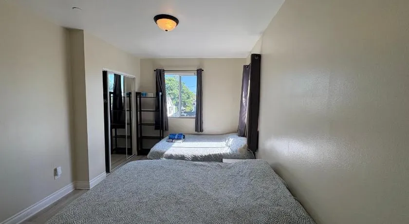 Blue Urban Stay LA - Image 1