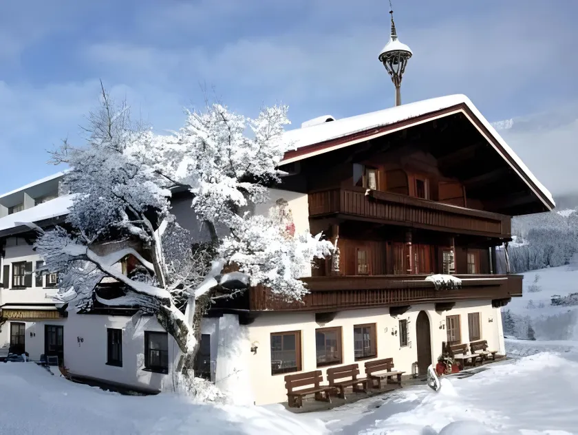 Farmhotel & Chalets Grosslehen - Image 1