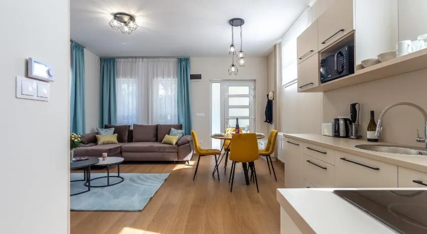 Nemes Apartment The Great - Petite - Image 1