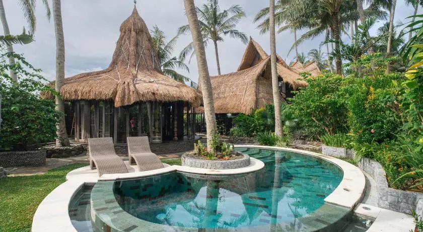 Authentic beachfront Villa Owl - Image 1