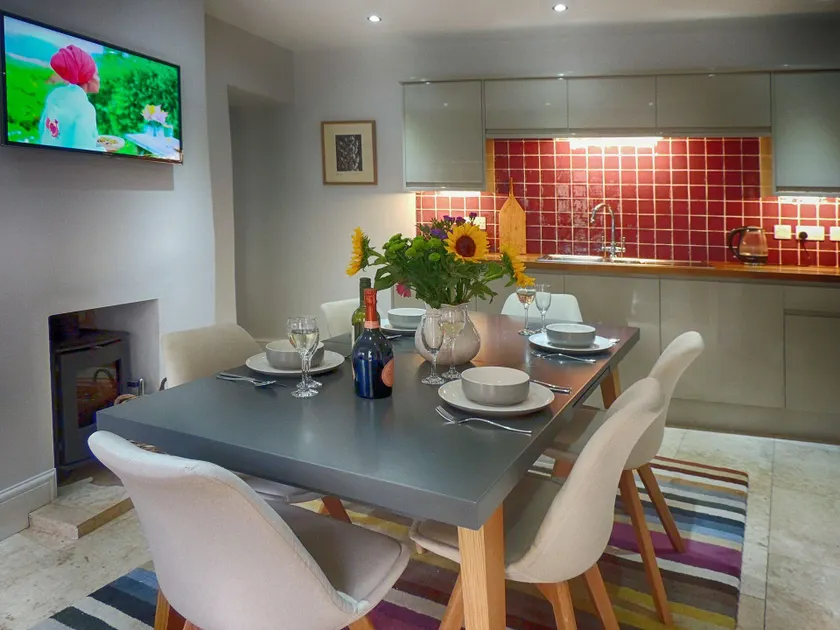Rathbone Cottage - Image 1
