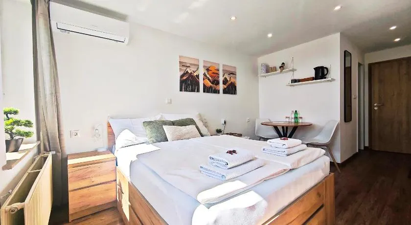 PAVLIN Bed & Breakfast - Image 1