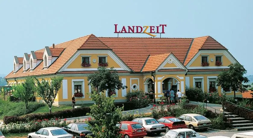 Landzeit Autobahnrestaurant & Motorhotel Loipersdorf - Image 1