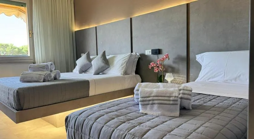 Hotel Splendid Toscolano Maderno - Image 1