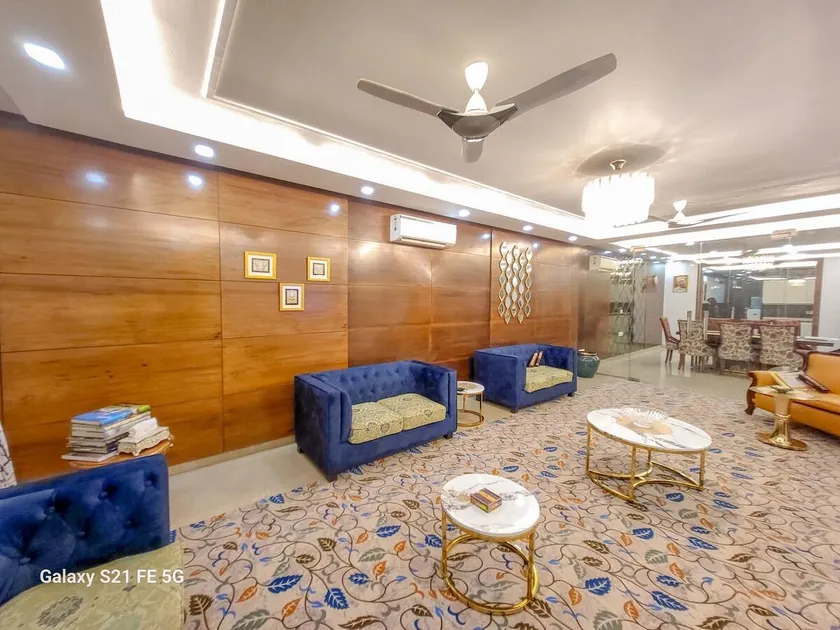Pratishtha 4BHK, DLF Phase 1, Gurgaon - Image 1