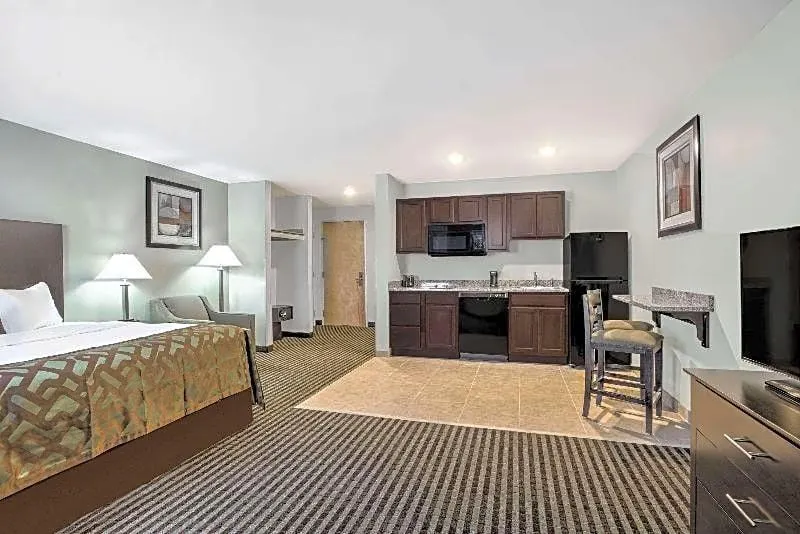 Baymont by Wyndham Essex Burlington Area - Image 1