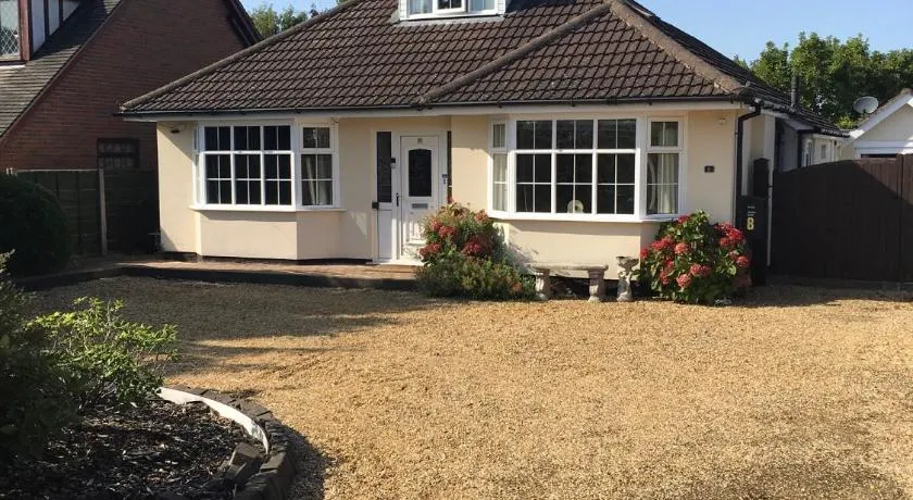 Redcot holiday bungalow - Image 1