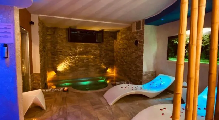 Aurelia Garden Gold B&B - Image 1