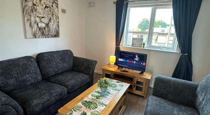 Newcastle Townhouse - Image 1