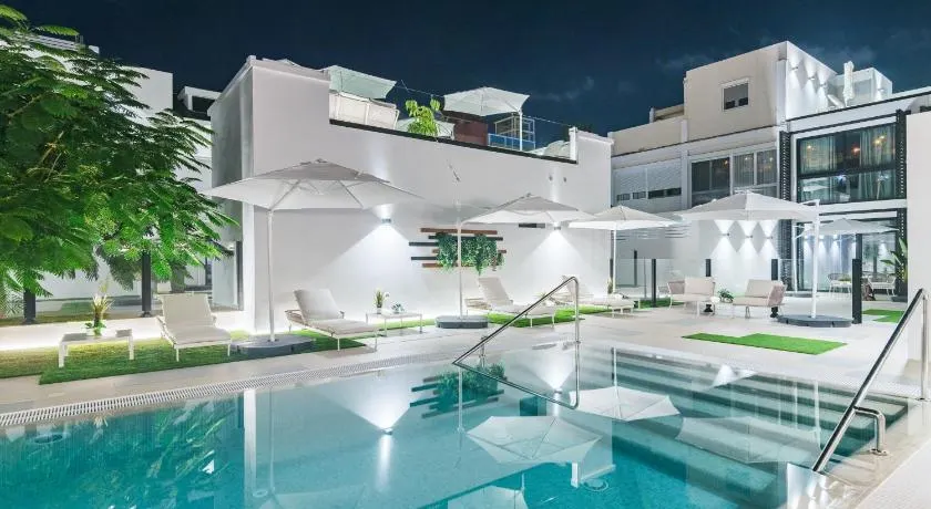 La Vega de Ciudad Jardín Suites - Image 1
