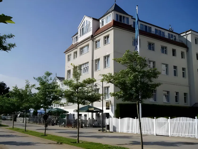 Strandhotel Bansiner Hof - Image 1