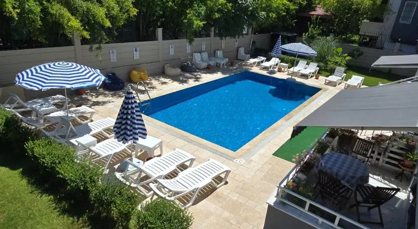 Perfectly Located Holiday Stay in Side Walking Distance to the Beach - Image 1