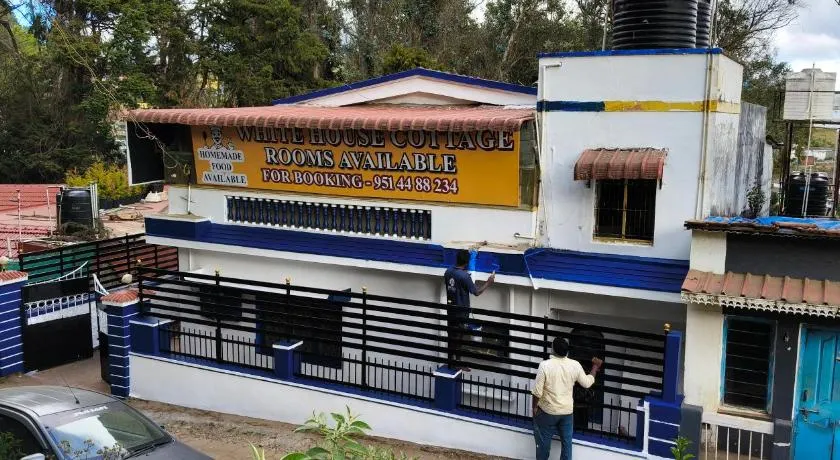 White House Cottage - Image 1