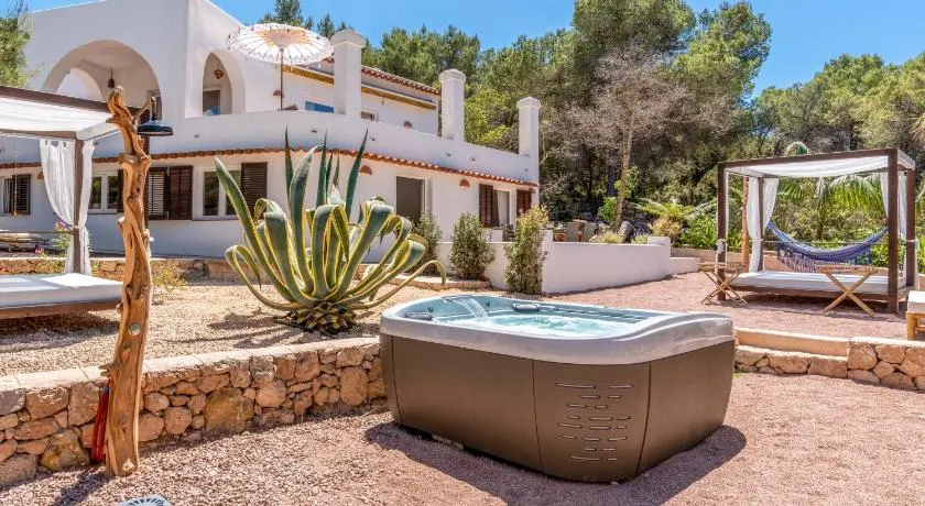 Sunset SPA Villa Cala Tarida - Image 1