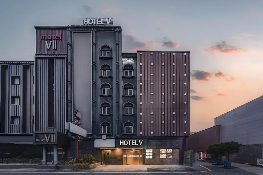 V Hotel - Image 1