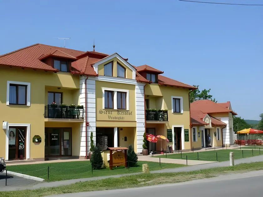 Szerencsemák Panzió - Image 1