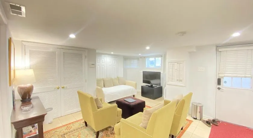Renovated English Basement 2bdrm Home near METRO - Image 1