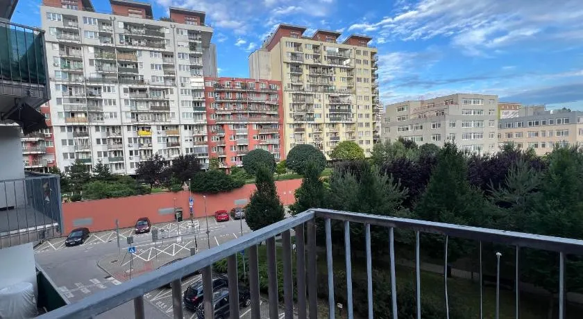 Brand new apartment. Parking spot included! - Image 1