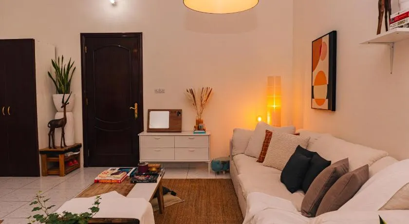 Elegant Boho Style Studio Haven - Image 1
