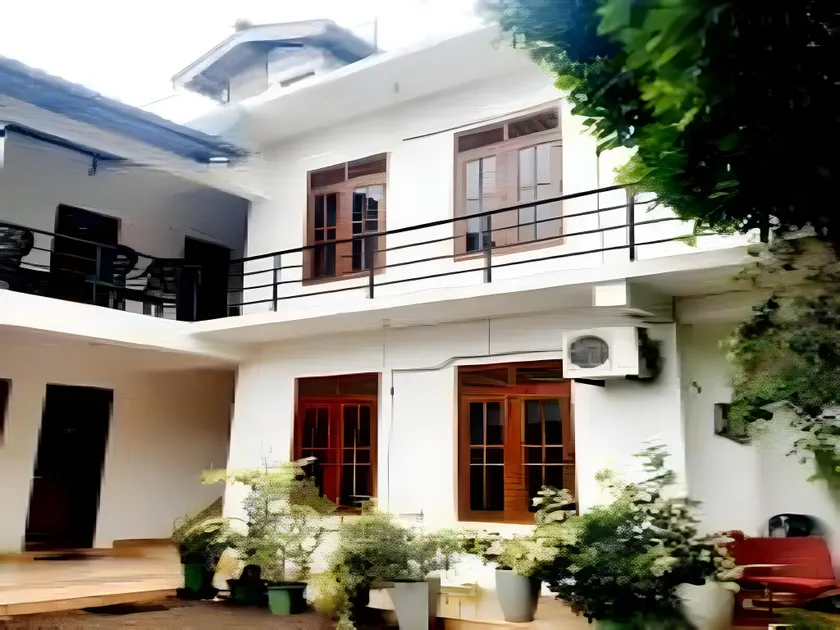Emarald Holiday Homes - Image 1