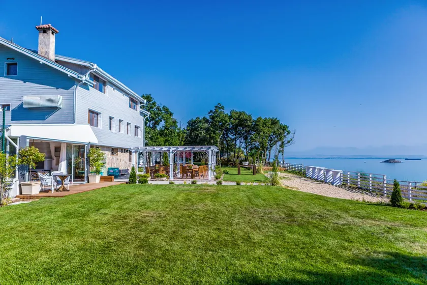 St Anastasia Hotel - Image 1