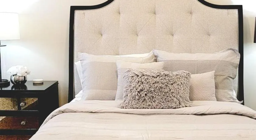 Modern 4 Bed Rooms Jersey City, NJ Easy Access to Manhattan - Image 1