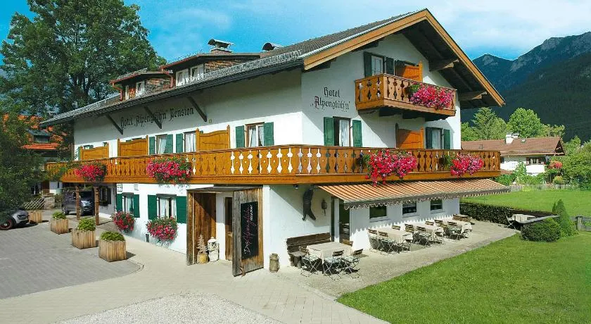 Das Alpenglühn Hotel & Restaurant - Image 1